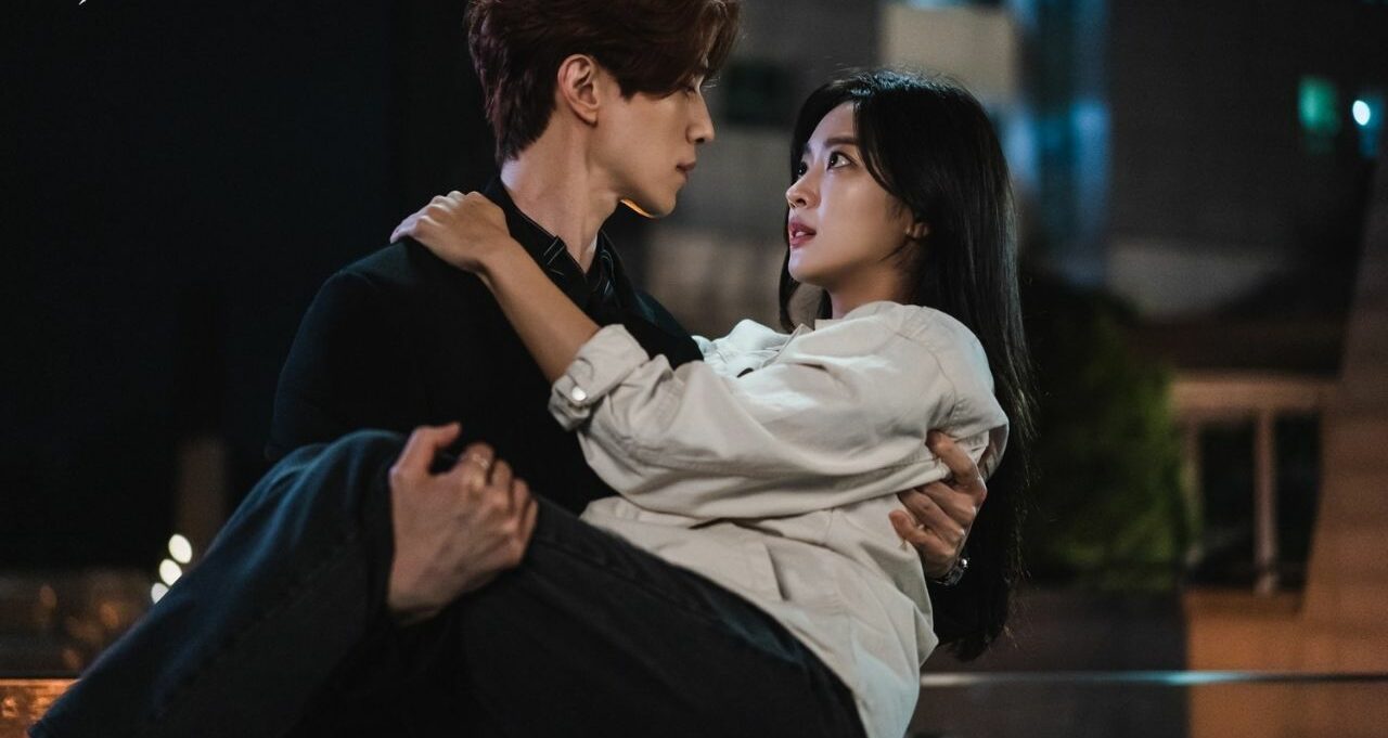 Is Lee Yeon a human or a fox in Tale of The Nine Tailed finale?