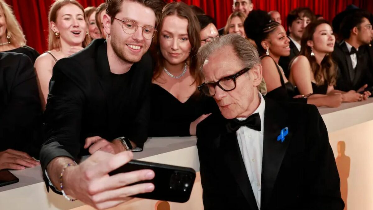 The Significance of The Blue Ribbons Worn by Guests in the Oscars 2023