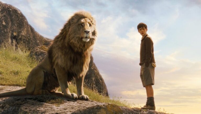 Liam Neeson and Skandar Keynes in The Chronicles of Narnia