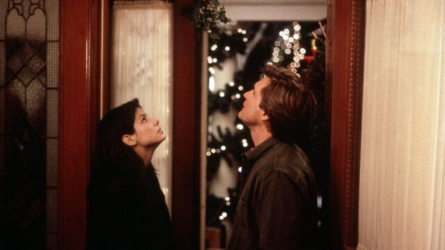 5 Best Romantic Christmas Movies of All Time to Watch This Holiday Season