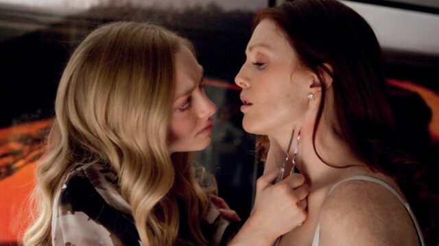 Julianne Moore and Amanda Seyfried in Chloe