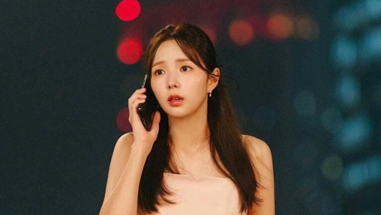 Chae Soo-bin in When the Phone Rings